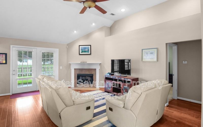 141 Nandina Way - Photo 5 of 41