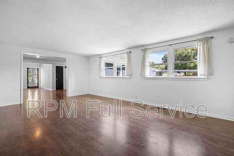 652 Roosevelt Ave - Photo 2 of 30