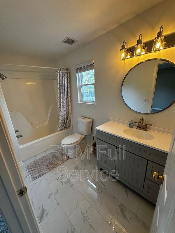 1119 1st Ave S - Photo 4 of 50