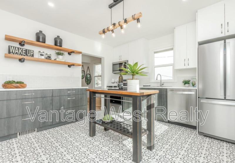 745 Martin Ave - Photo 2 of 22