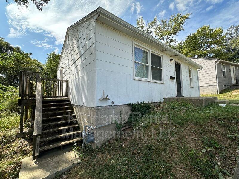4415 Claudine Ln - Photo 3 of 25