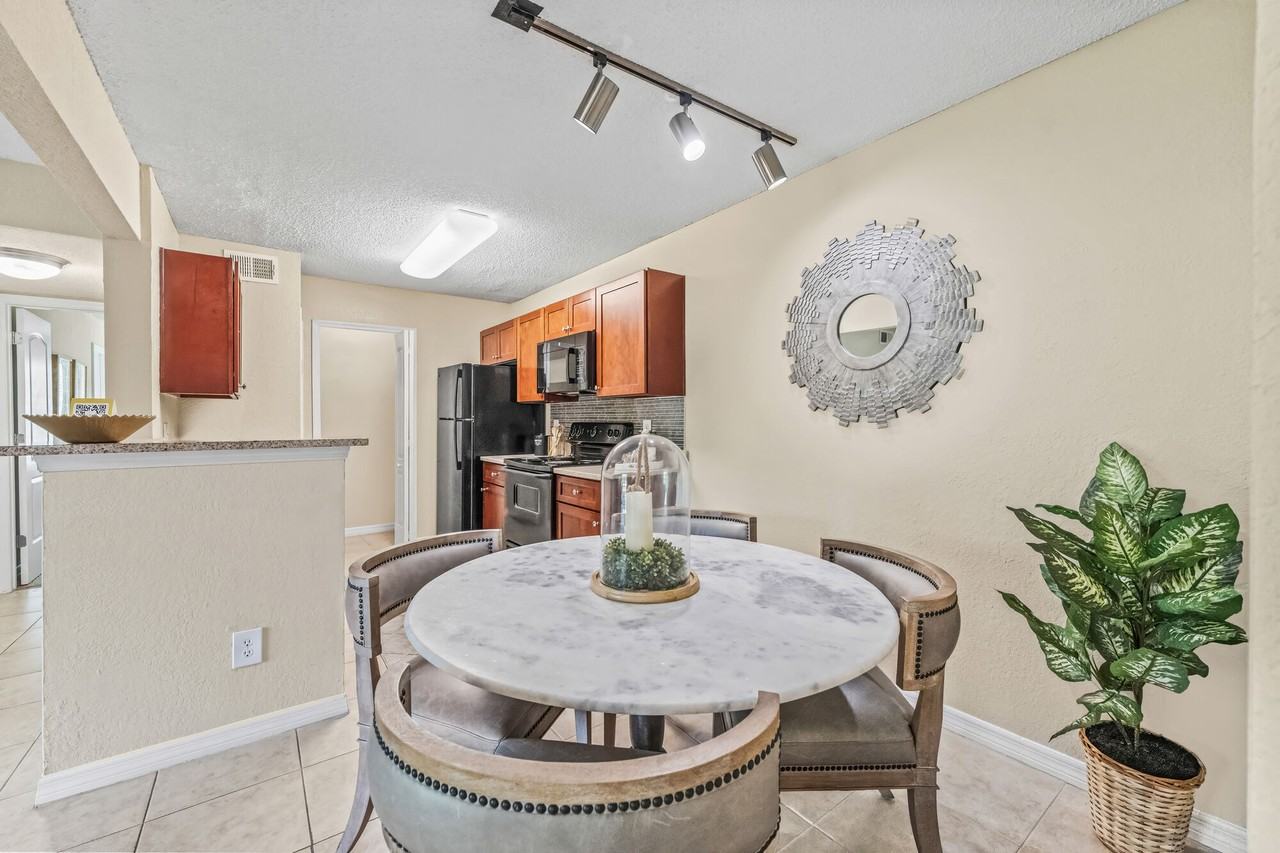 Sun Lake - Photo 5 of 50