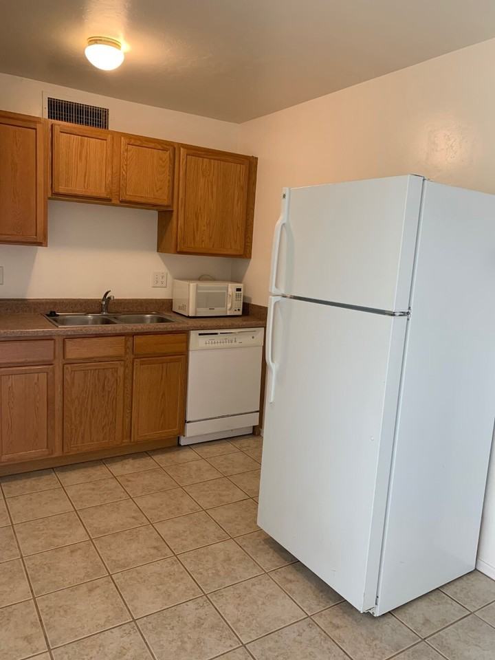 1578 // 350 North Silverbell Road #6 - Photo 3 of 15