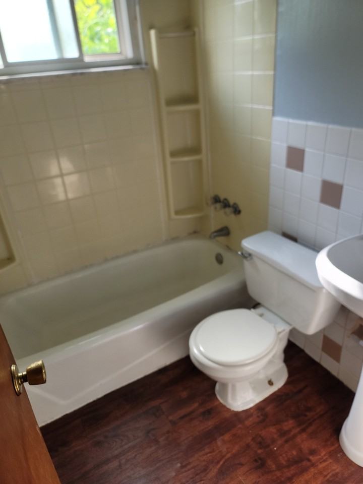 4th Street Southwest 2422 - Photo 2 of 7