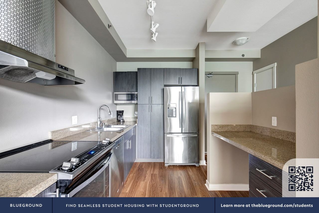 989 112th Ave Ne #203 - Photo 7 of 44