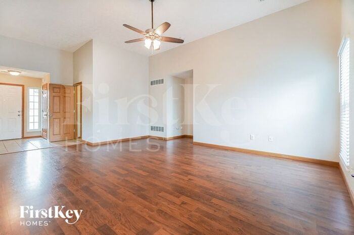 963 Schauer Dr - Photo 3 of 15