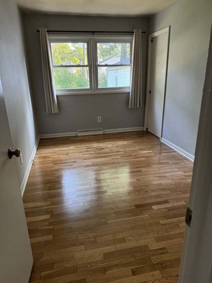 1565 Melrose Ave #NA - Photo 5 of 17