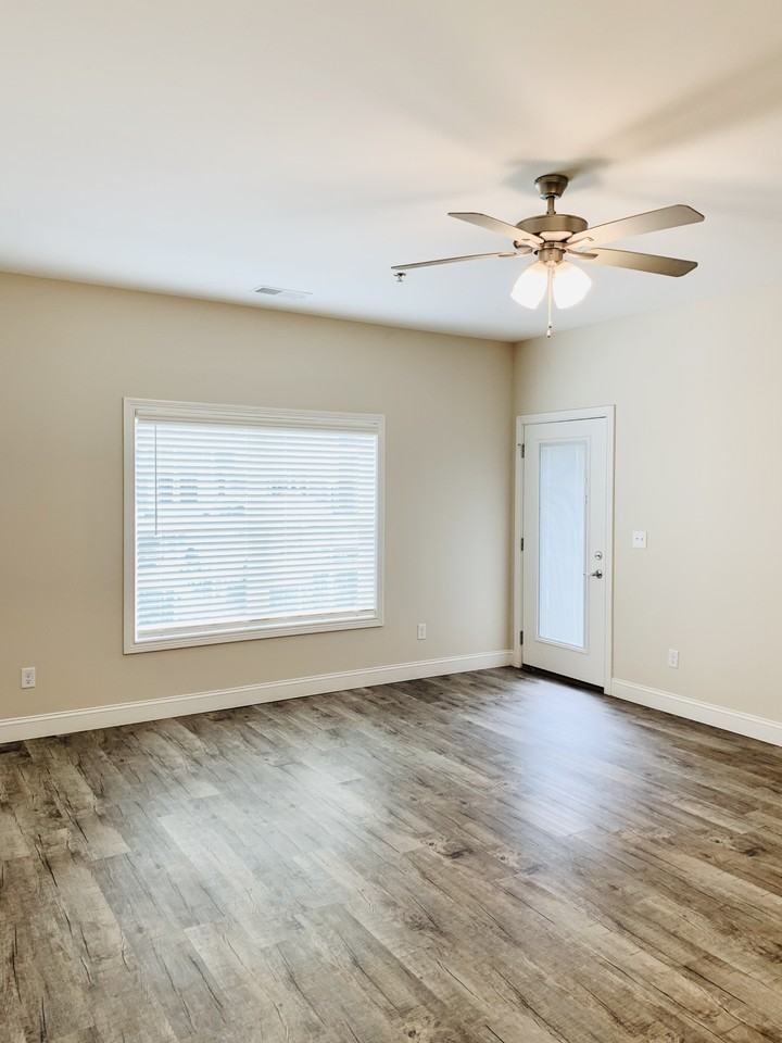 1235 Kenilwood Way #103 - Photo 2 of 12