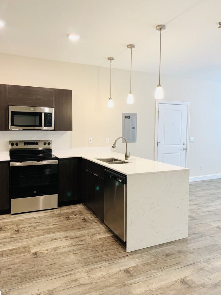 1235 Kenilwood Way #103 - Photo 4 of 12