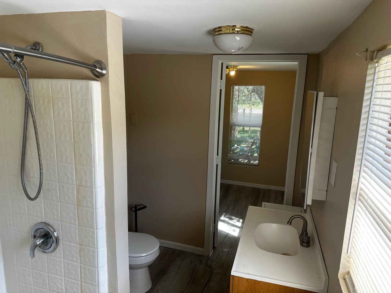811 Dallas St #NA - Photo 2 of 9