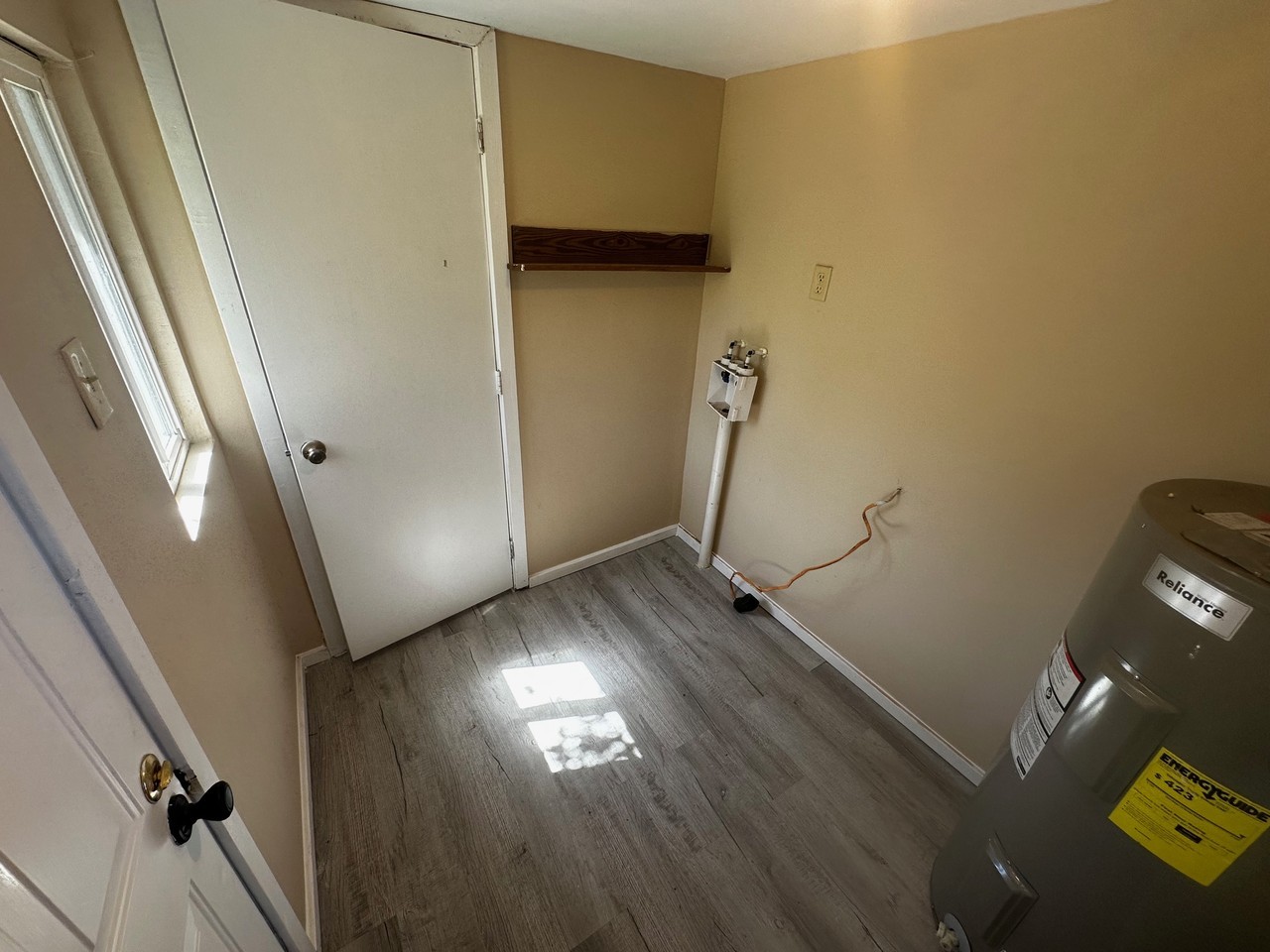 811 Dallas St #NA - Photo 3 of 9