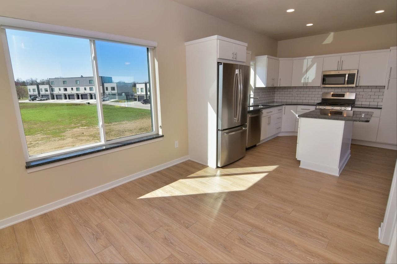 18 Crosby Park Dr #18 - Photo 5 of 27