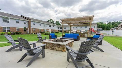 400 Hilltop Drive - Photo 2 of 17