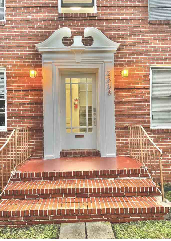 2338 Oak St #4 - Photo 2 of 31