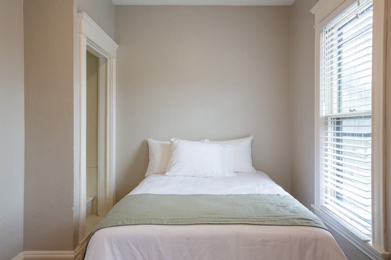 739 East 27th Street #739 - Photo 7 of 17