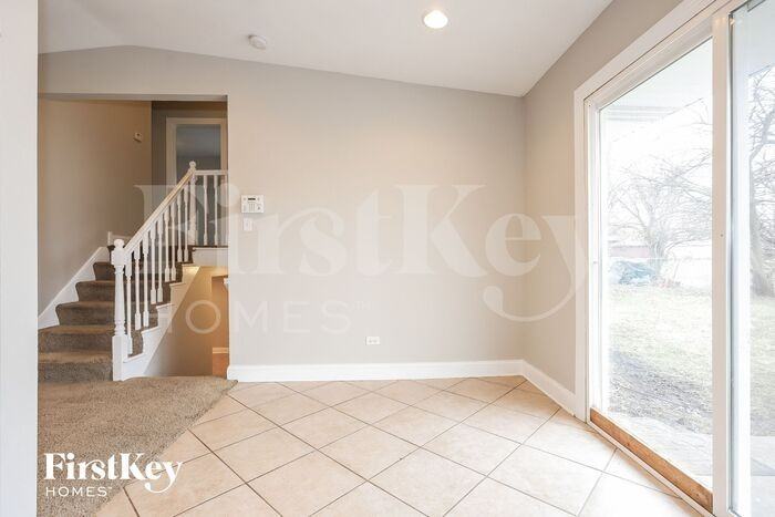 848 Harvard Ln - Photo 3 of 15