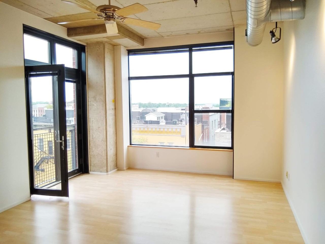 212 N Morton St - Photo 7 of 50