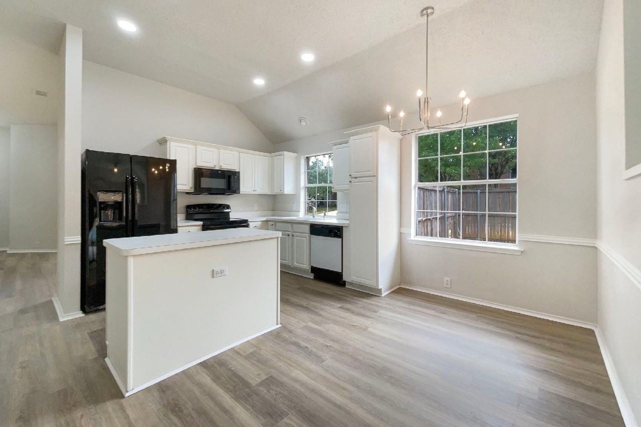 312 Chestnut Drive - Photo 2 of 15