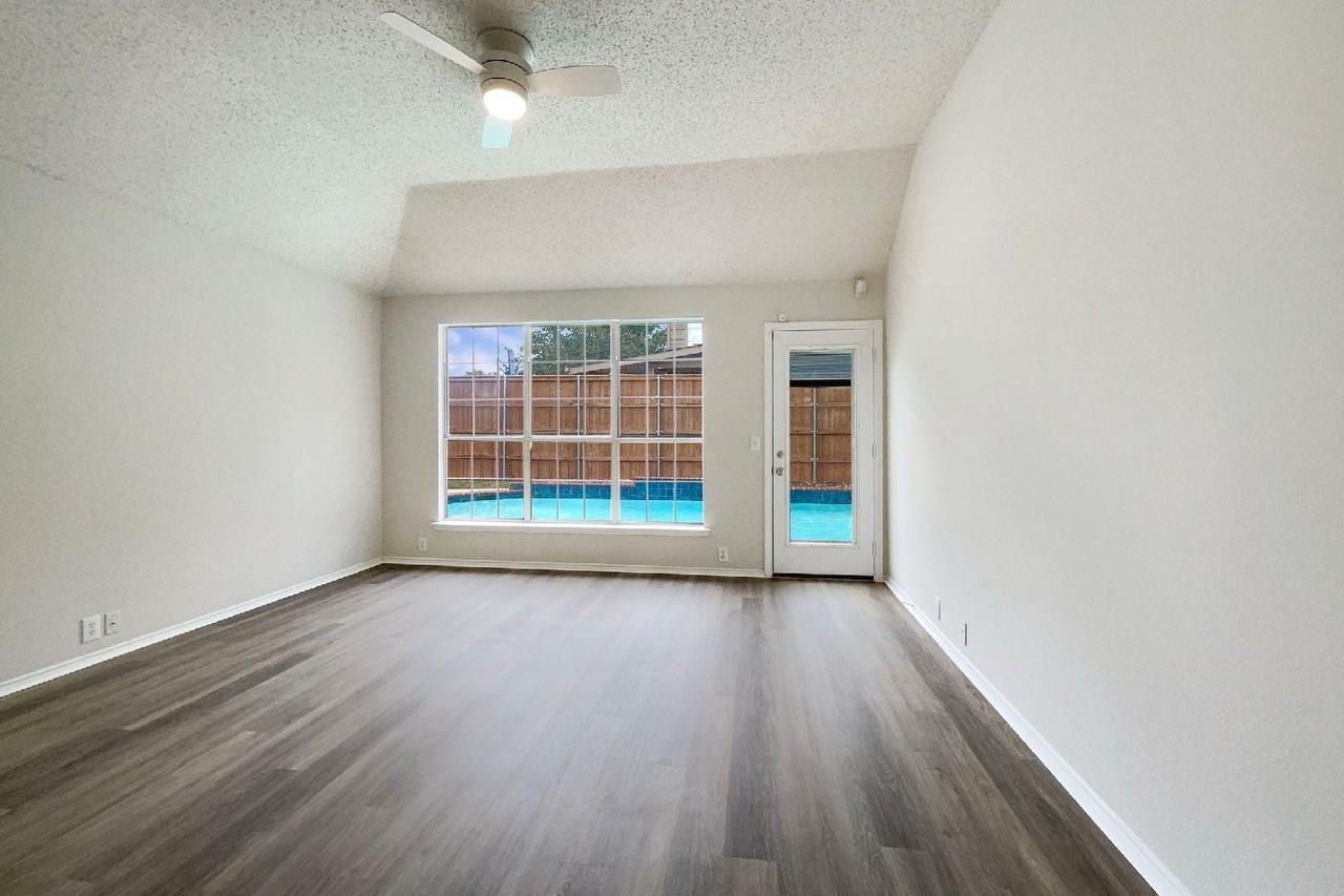 312 Chestnut Drive - Photo 3 of 15