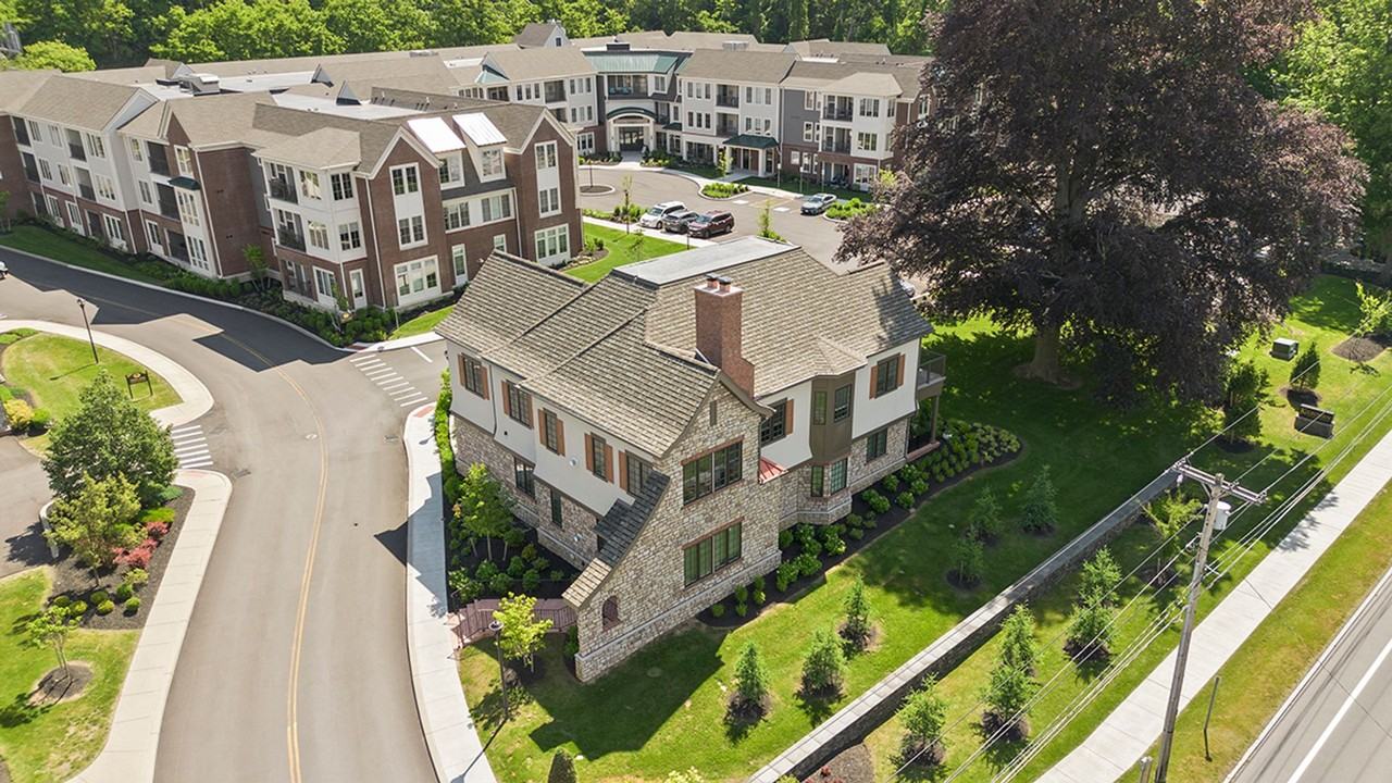 Kilbourn Place on East - Photo 5 of 50