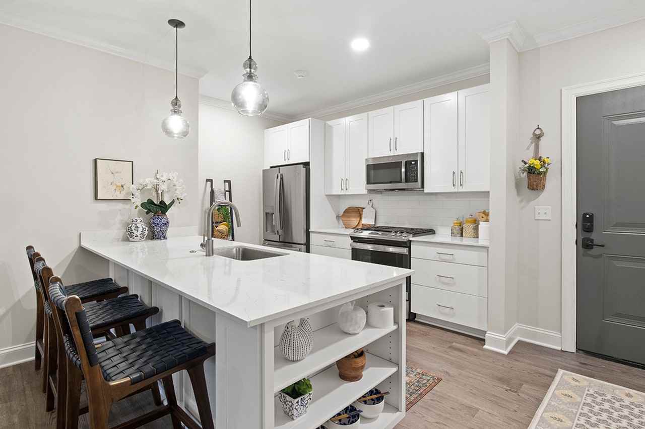 Kilbourn Place on East - Photo 2 of 50