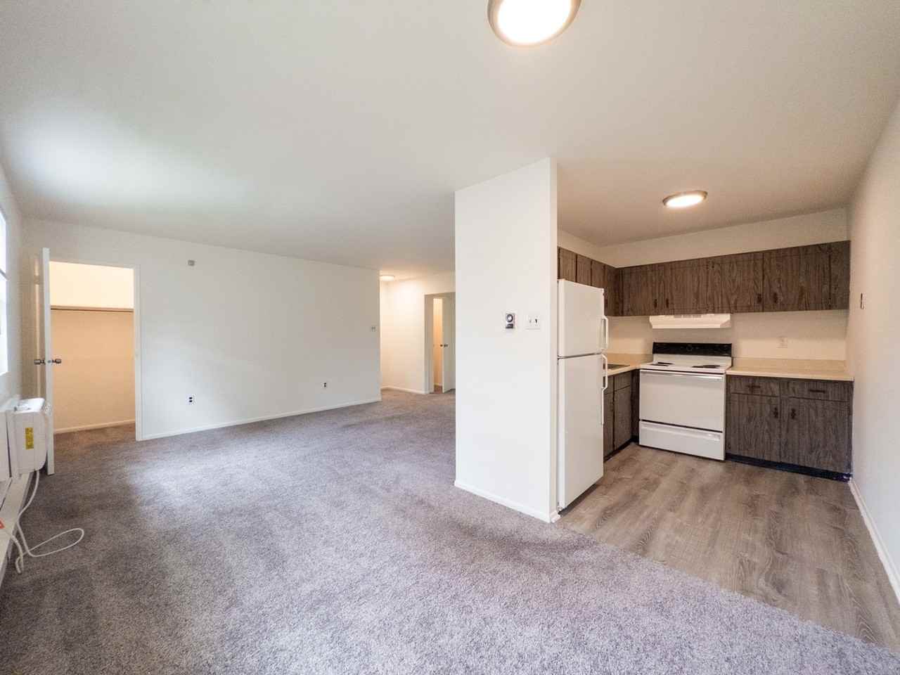 The Cloverleaf - Photo 4 of 37