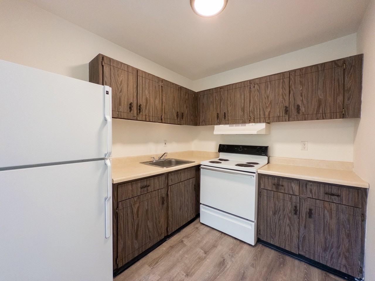 The Cloverleaf - Photo 5 of 37