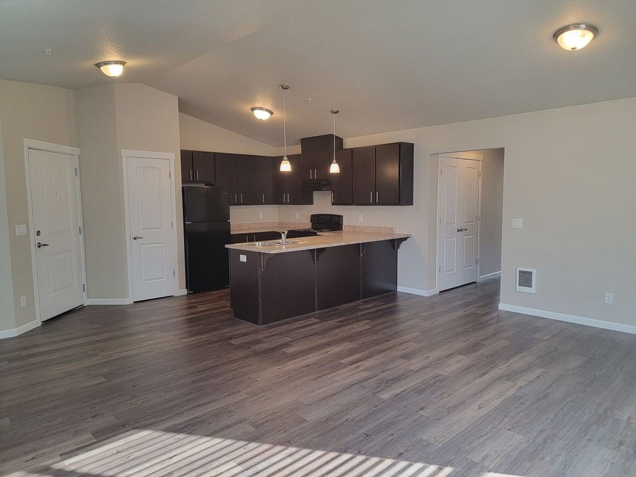 May's Landing Apartments - Photo 4 of 35