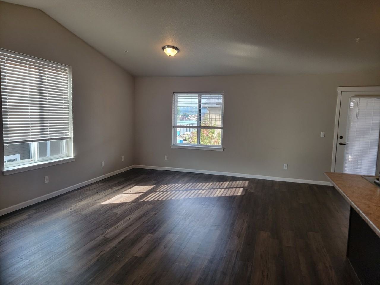 May's Landing Apartments - Photo 5 of 35