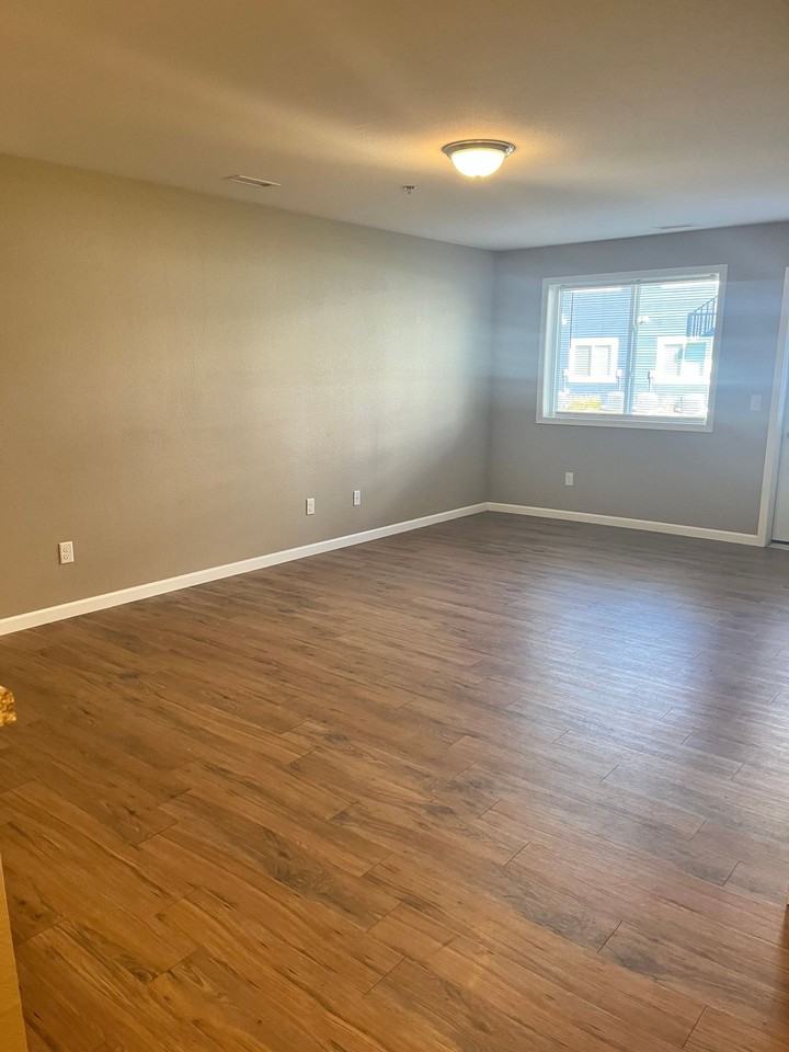 Park Plaza Apartments - Photo 3 of 19