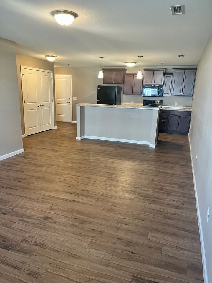 Park Plaza Apartments - Photo 4 of 19