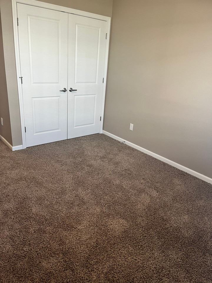 Park Plaza Apartments - Photo 6 of 19