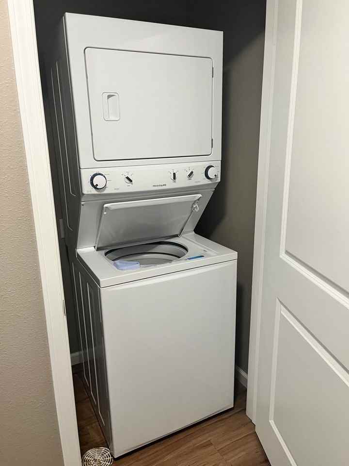 Park Plaza Apartments - Photo 7 of 19