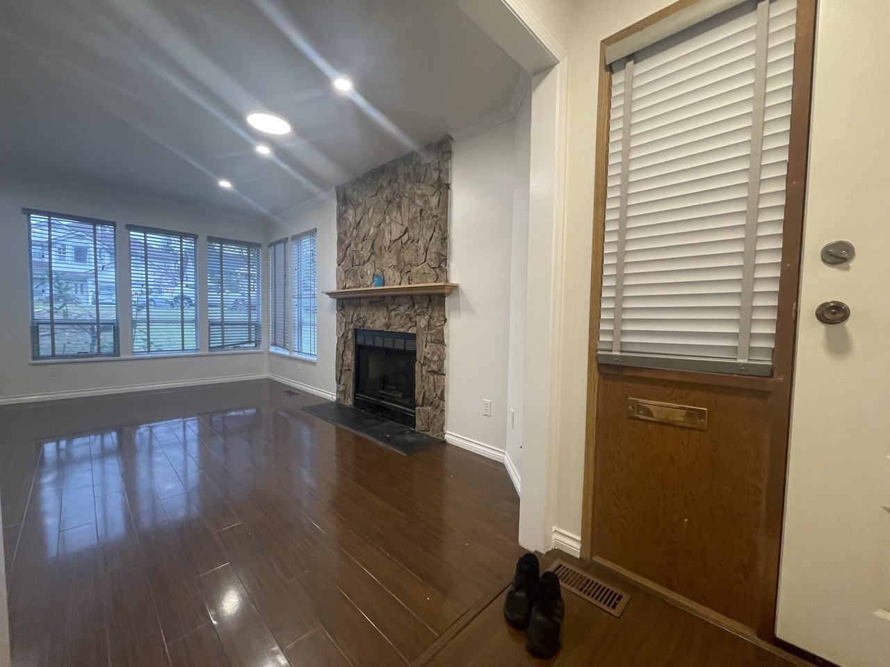 624 Alderson Avenue - Photo 2 of 21