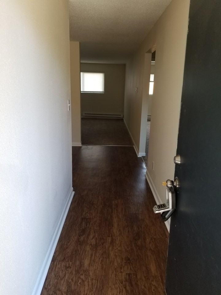 Rivercrest Apartments - Photo 6 of 31