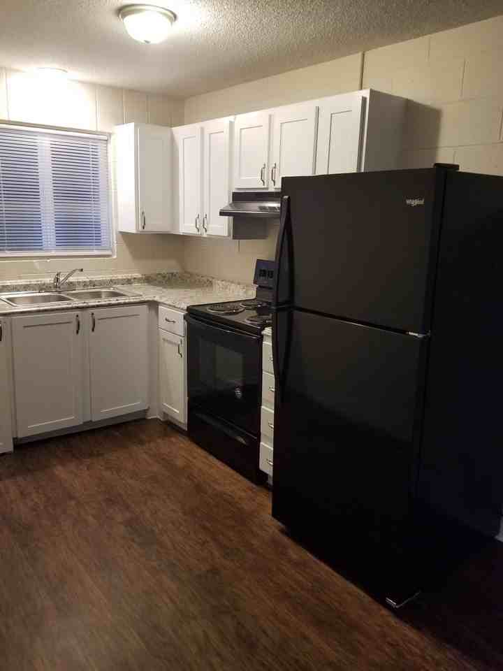 Rivercrest Apartments - Photo 7 of 31