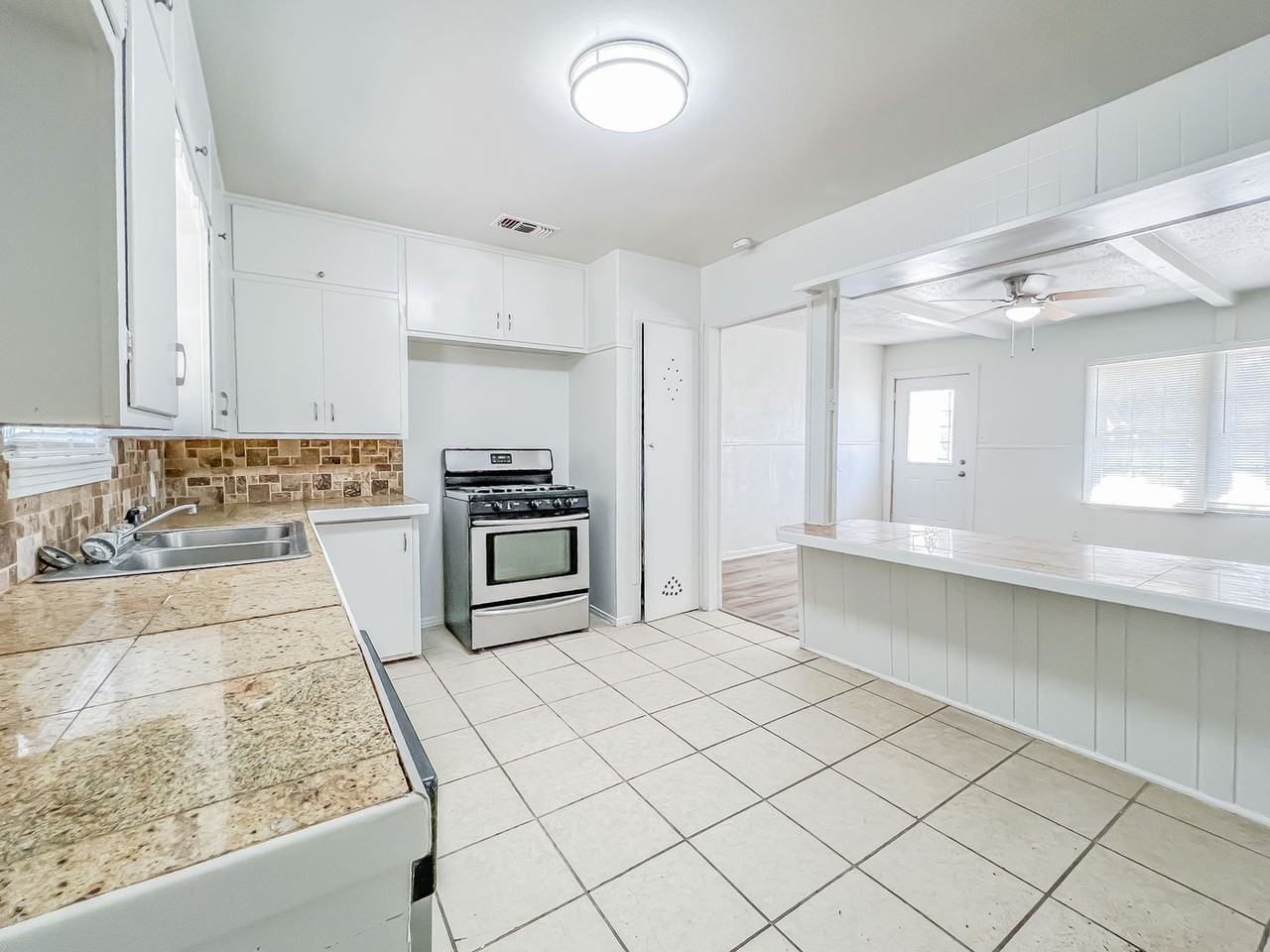 2514 37th St - Photo 5 of 12