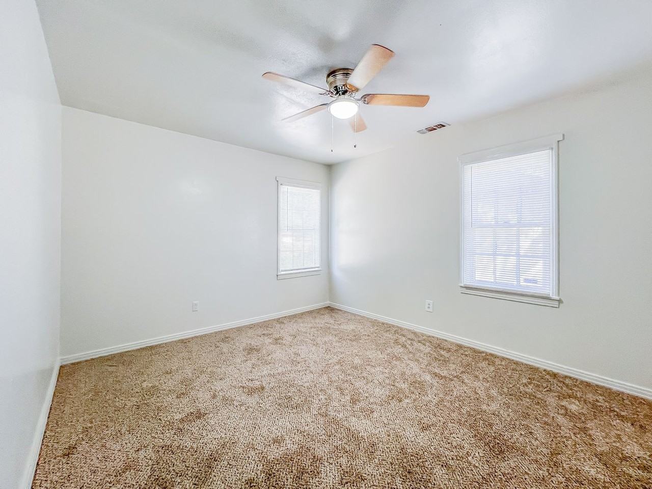 2514 37th St - Photo 7 of 12