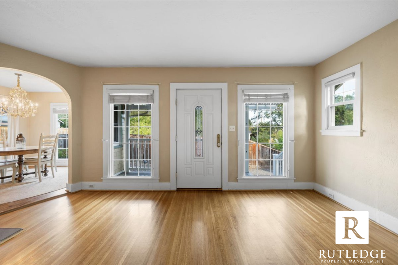 1718 Talent Ave - Photo 4 of 19