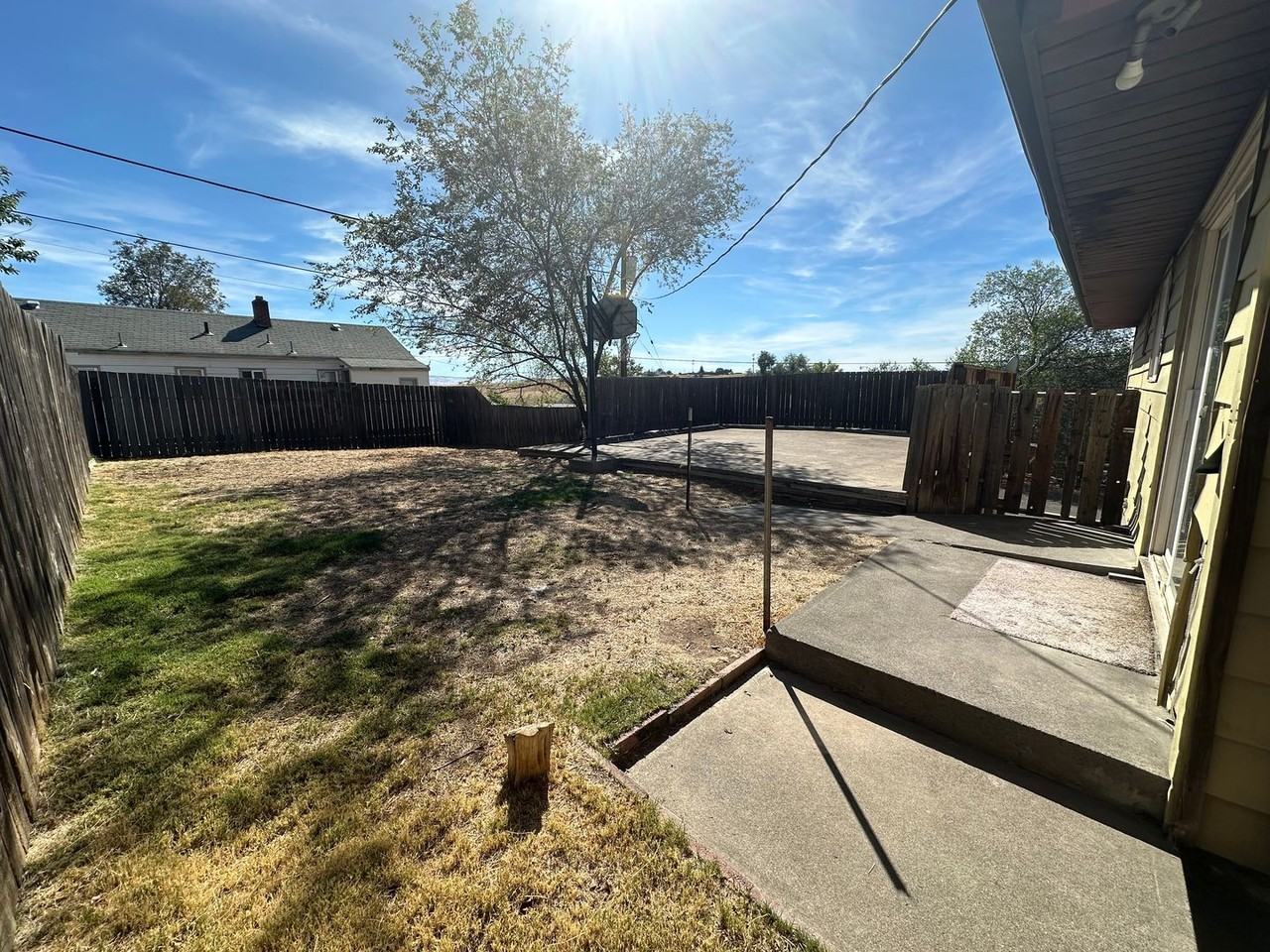 1212 Sw Isaac Ave - Photo 3 of 10