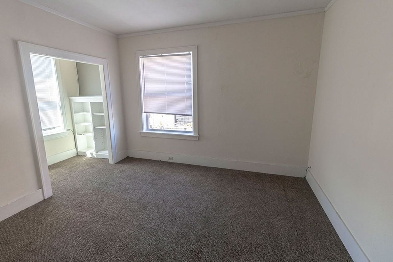 1110 E Broadway #C - Photo 2 of 30