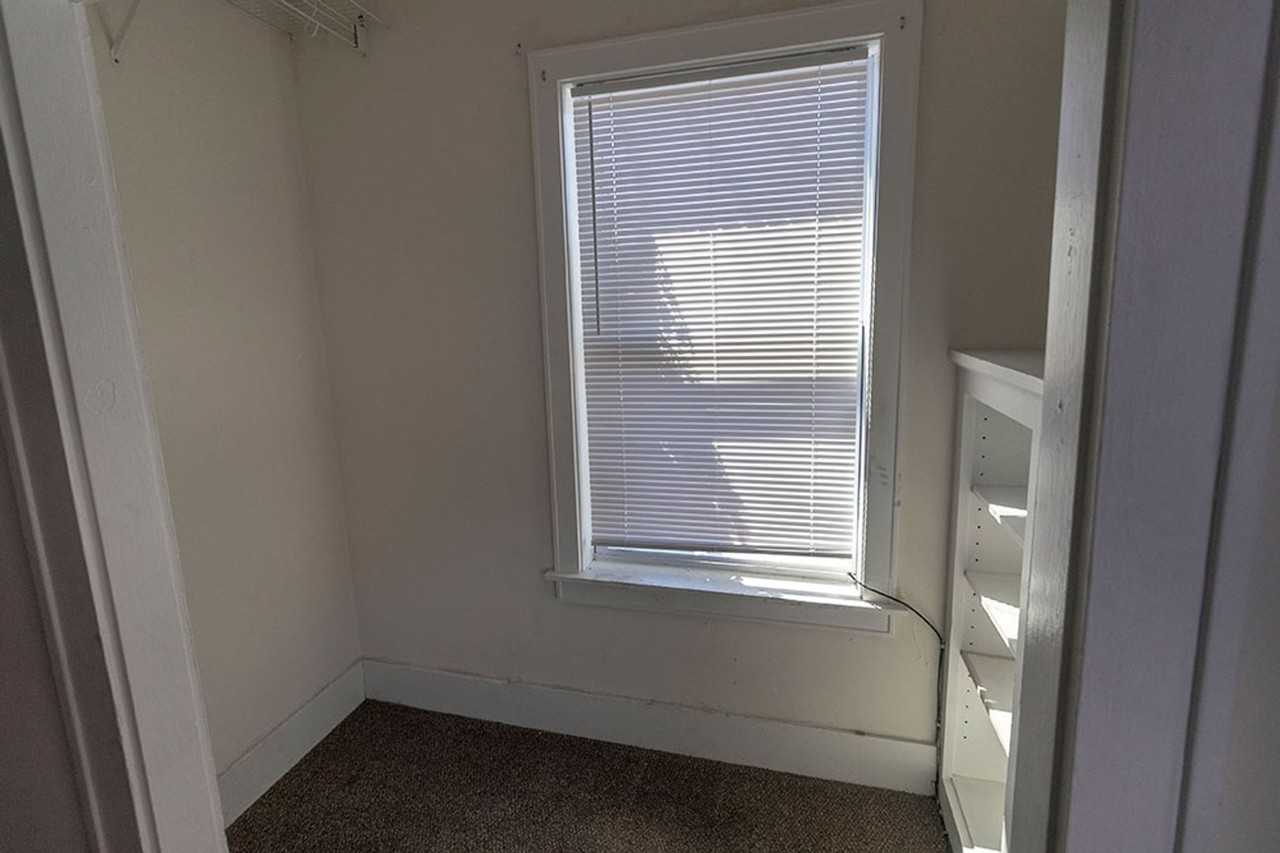 1110 E Broadway #C - Photo 5 of 30