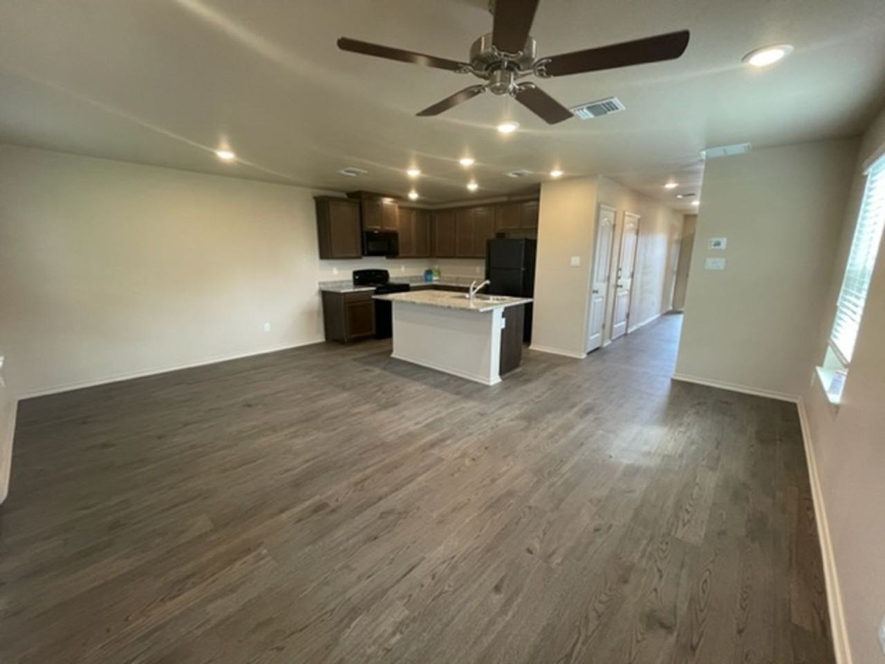 1701 Montell - Photo 2 of 18