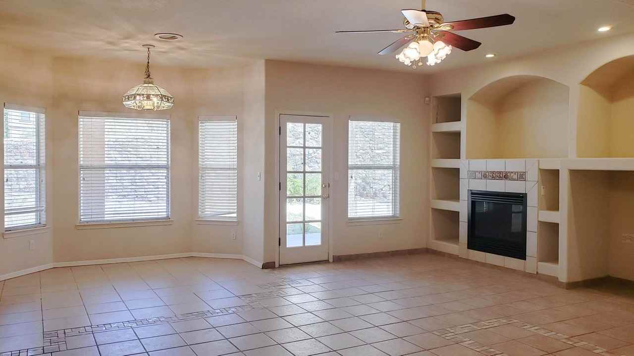 6120 La Posta Dr - Photo 3 of 25