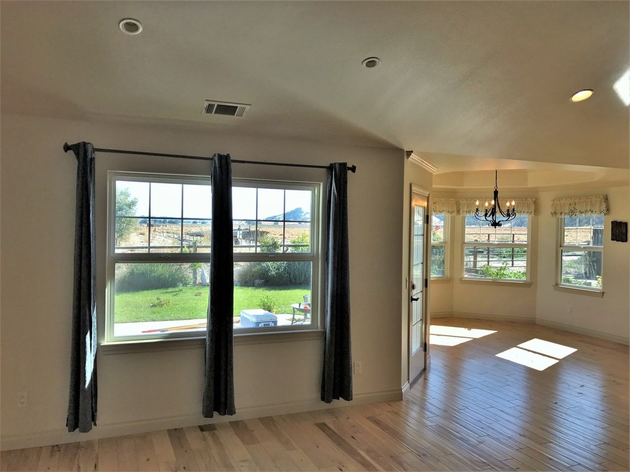 588 Foxen Ln - Photo 4 of 13