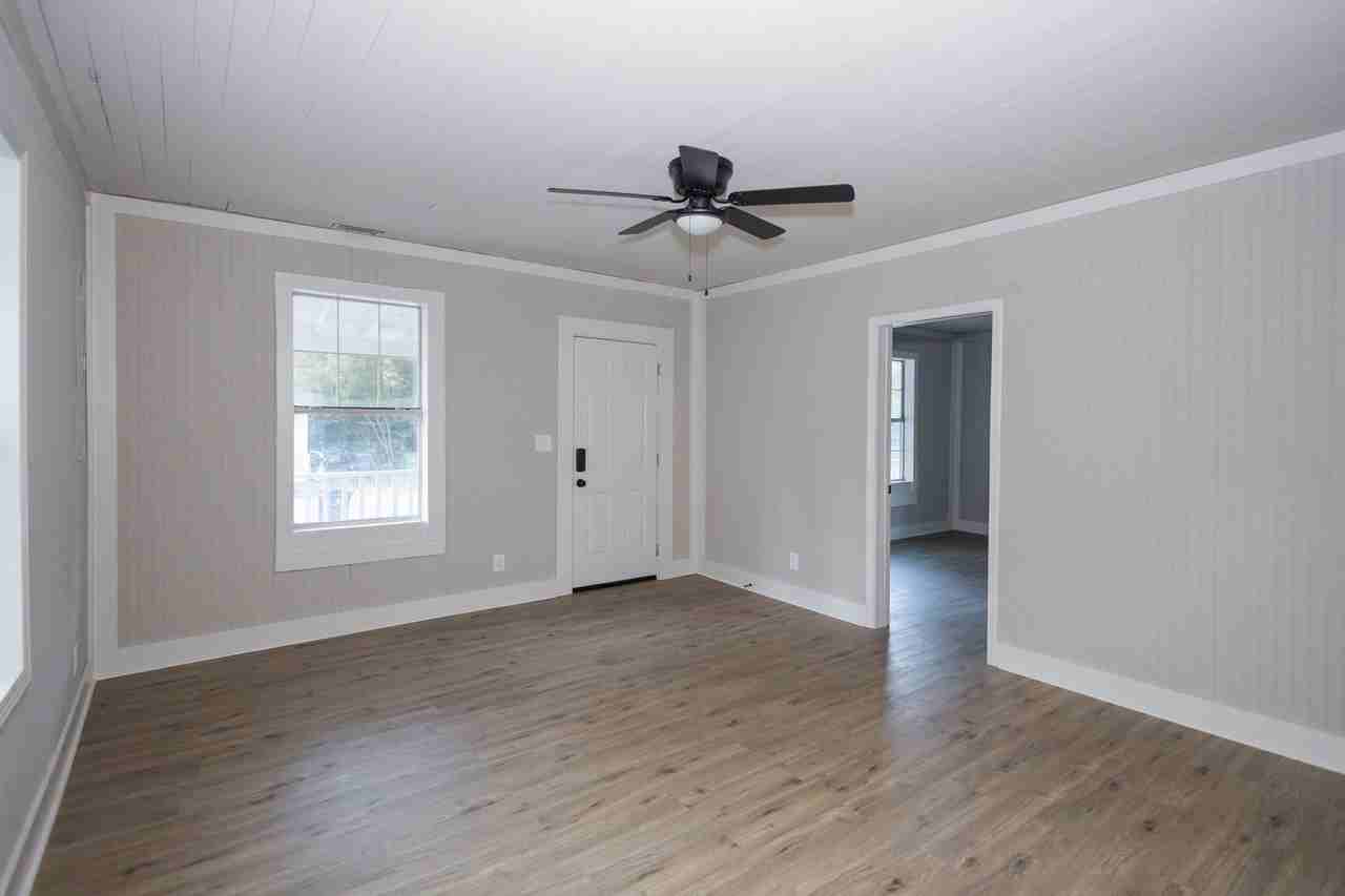 929 Ray St - Photo 7 of 29
