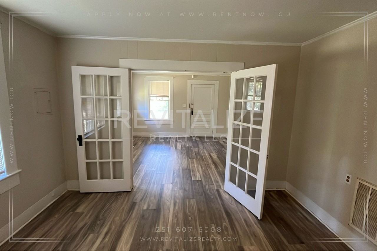 211 Columbia St - Photo 2 of 13