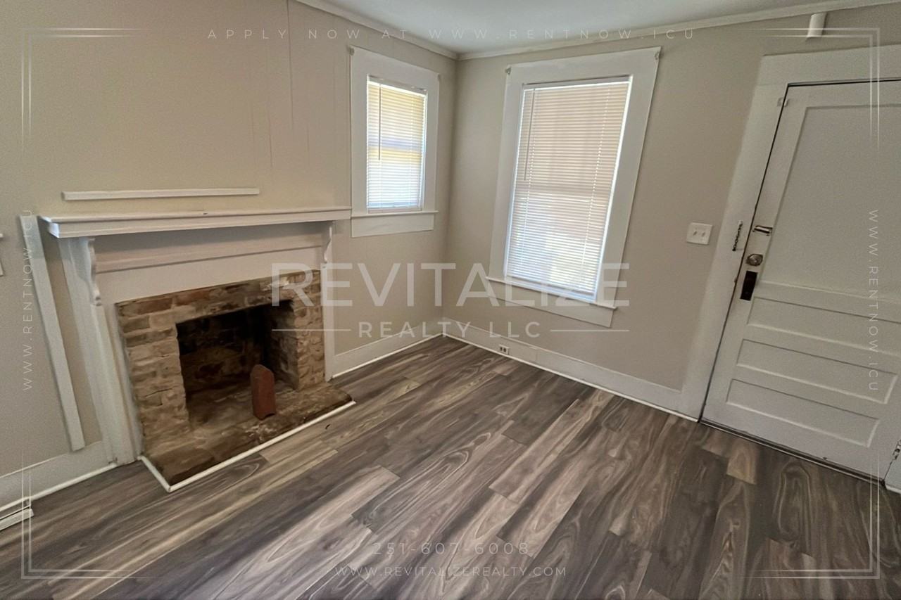 211 Columbia St - Photo 3 of 13