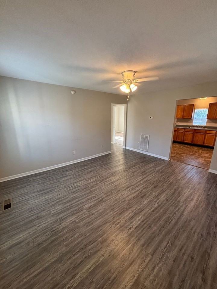 4237 Holston Dr - Photo 2 of 11