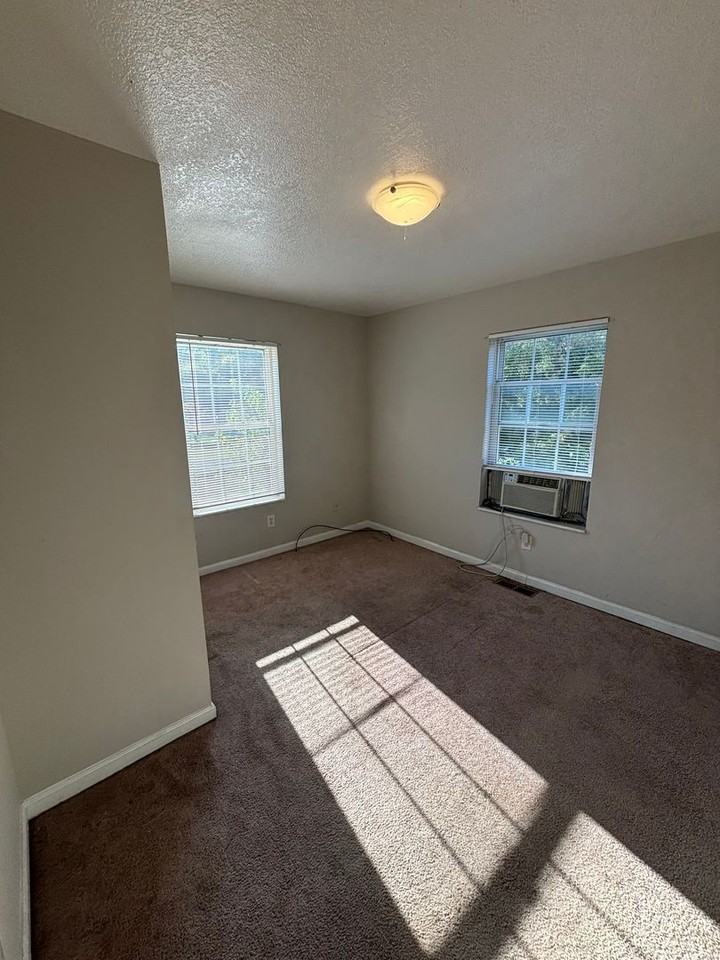 4237 Holston Dr - Photo 6 of 11